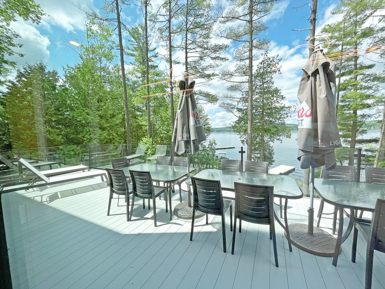 Terrasse face au lac